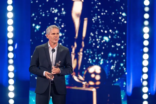 Didi Kühbauer wurde als Trainer der Saison mit einem Bruno ausgezeichnet. | Foto: Christian Hofer