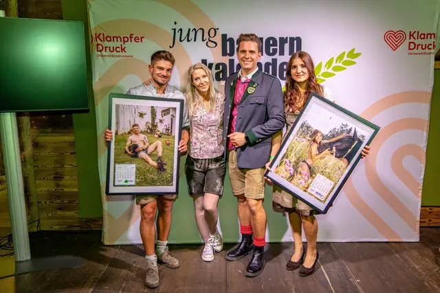 Andreas Huber (Titelbild), Simone Lugner, Philipp Knefz und Julia Jäger (Titelbild). | Foto: Jungbauernkalender