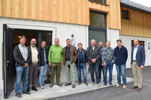 Bauherren und Professionisten kamen am 9. Oktober 2025 zur Eröffnungsfeier des  Mehrgenerationenhauses zusammen. | Foto: meinbezirk.at/lungau