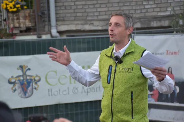 Bauherr Stefan Kofler kann sich auf ein tolles Projekt freuen.  | Foto: Haun