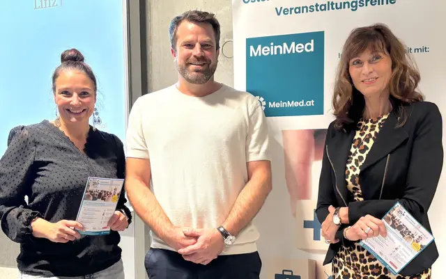 Oberarzt Lukas Pichler, Moderatorin Christine Radmayr und MeinBezirk-Redaktionsmanagerin Marlene Leitner (li.). | Foto: MeinBezirk OÖ/M. Leitner