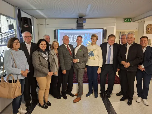 Kulturkreis Langenrohr und seine Gäste:
L.Girschik, Prov. DDr. Michal Balaz, E.Inführ, Altbgm. Leo Leinfellner, GGR E.Harold, Franz Vojtech, Mag.F. Wandl-Beer, J.Ginsthofer, A.Wurzinger, H.Rödl, Bgm. ÖkR Leopold Figl, F.Liebl
  | Foto: zVg
