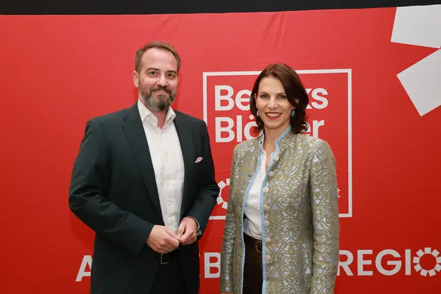 Salzburg-AG Vorstand Michael Baminger und Landeshauptfrau Karoline Edtstadler | Foto: Franz Neumayr