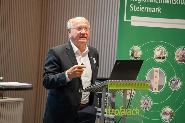 Stadt der 15-Minuten-Wege: Feldbachs Bürgermeister Josef Ober.  | Foto: Land Steiermark/Robert Binder