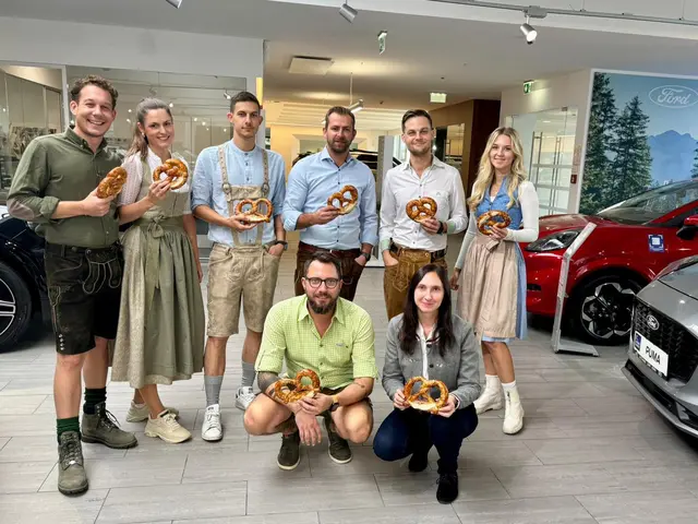 Bei den Elektrotagen von Autohaus Lehr auf der „Goldenen Meile“ konnten Besucher 20 neue Modelle hautnah erleben. | Foto: Markus Kahrer