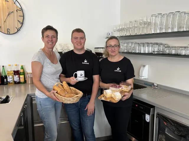 Anita Fradler und Doris Witschnig konnten Florian nur durch Eigeninitiative einen Arbeitsplatz sichern. | Foto: MeinBezirk.at/Astrid Siebert