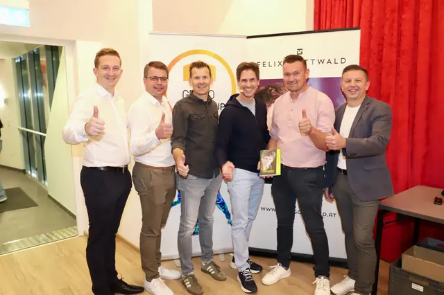 Felix Gottwald mit Jürgen Gleichweit und Wolfgang Krausler (beide Gebro-Tech), Bgm. Johann Schützenhöfer, Vbgm. Marco Korherr und Moderator Wolfgang Lechner. | Foto: Alfred Mayer