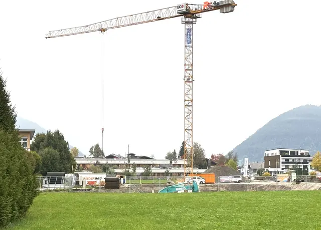 Am Elbogenfeld entsteht eine große Wohnanlage. | Foto: Nikolaus Kogler