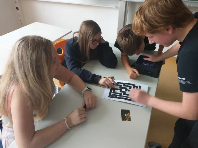 Mit Köpfchen und Teamgeist in der Escape-Challenge: Schüler:innen der Sportmittelschule St. Valentin/Schubertviertel erleben Quantenphysik hautnah. | Foto: Sport/Mittelschule St. Valentin