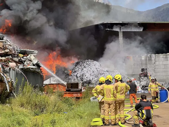 Es wird beim Großbrand von einer falsch entsorgten Batterie ausgegangen. Falsch entsorgte Batterien haben auch im Bezirk schon für einen Brand gesorgt. | Foto: Isep/FB