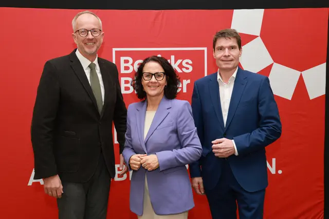 Manfred Sampl (Salzburger Gemeindeverband), LR Daniela Gutschi und Franz Moser, Land Salzburg | Foto: Franz Neumayr