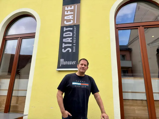 Der Gastronom Thomas Stefan, dessen Lokal als Veranstaltungsort dienen sollte, zeigte sich über die Entwicklung überrascht und distanzierte sich klar. | Foto: Markus Kahrer