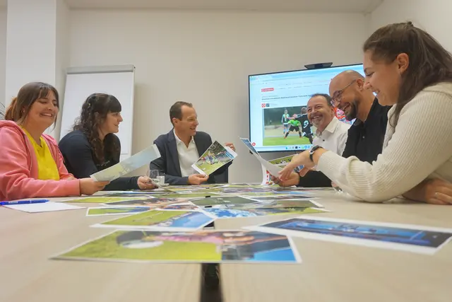 Zahlreiche Einsendungen beim Nachwuchskicker-Fotowettbewerb begeistern die Jury. | Foto: MeinBezirk/Jan Thönnessen