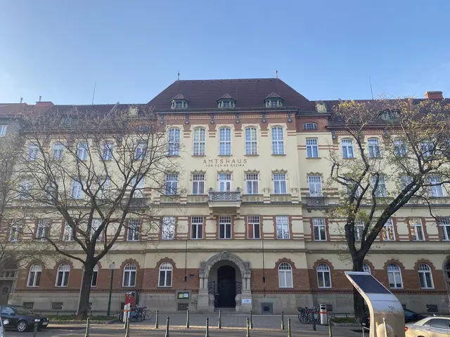 Die Digitalreform soll die Brigittenauer Bezirksvertretung transparenter machen und die Bewohner stärker einbeziehen.  | Foto: Kathrin Klemm