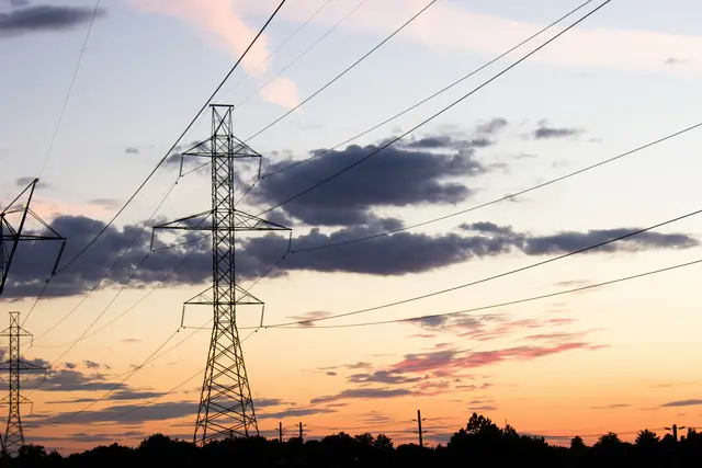 Gefördert werden auch innovative Projekte, die Energie bei Überproduktion speichern und bei Bedarf wieder bereitstellen | Foto: Unsplash/ Nhom Nhom Duong
