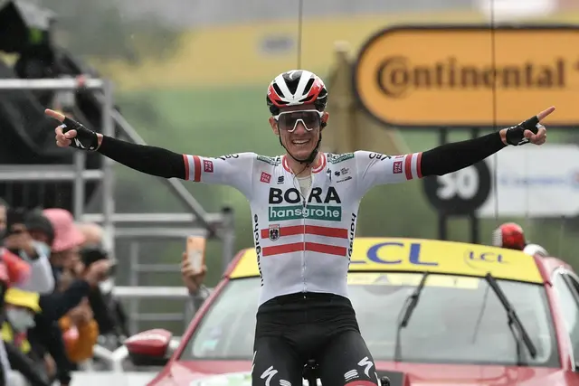 2021 feierte der Österreicher einen Etappensieg bei der Tour de France. Damals noch als Teil des Bora-Hansgrohe-Teams. | Foto: PHILIPPE LOPEZ / AFP / picturedesk.com