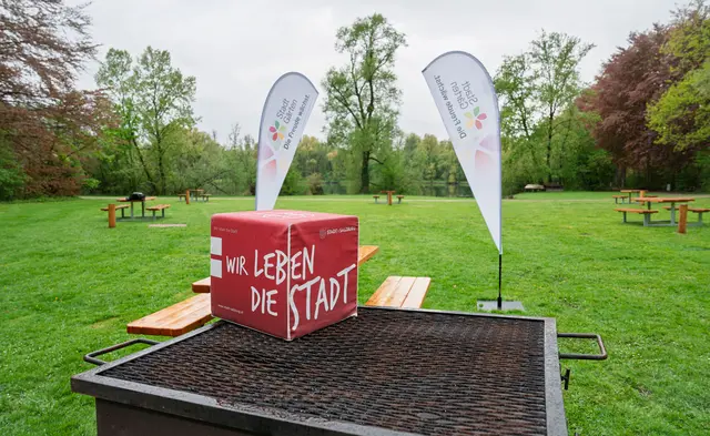 Auch im kommenden Jahr wird es die sieben Grillplätze in der Nähe des Karlsbader Weihers beim Salzachsee geben, beschloss die Stadt Salzburg. Das Angebot wurde heuer von den SalzburgerInnen gut angenommen. Bis 30. Oktober besteht noch die Möglichkeit, sich für einen Grillplatz anzumelden. | Foto: Stadt Salzburg / Alexander Killer
