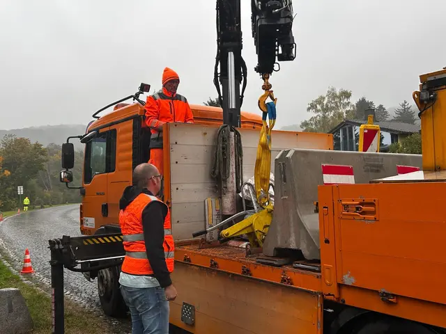Auf Initiative des Bezirksvorstehers wurde eine neue Betonleitwand errichtet.  | Foto: BV 17