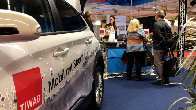 TIWAG-Kunden und Kundinnen können ab sofort die Auszahlung ihrer Prämie für E-Mobilität online beantragen.  | Foto: Schguanin