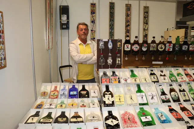 Am Stand von Sangalli Sonia aus Mailand wurden kreative Glasuhren präsentiert. | Foto: Kendlbacher