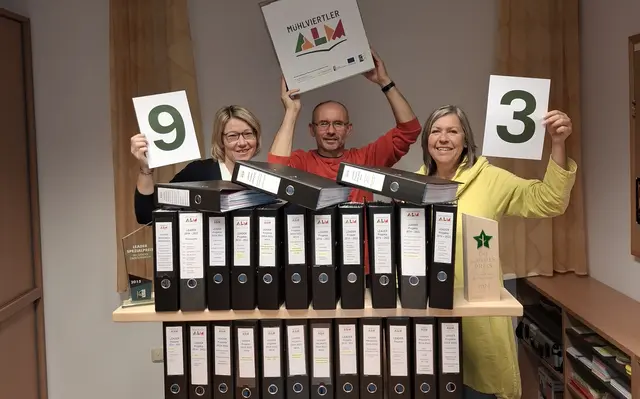 Die Leader-Manager Renate Fürst und Andreas Hunger sowie Assistentin Sandra Lasinger freuen sich über den erfolgreichen Abschluss der Förderperiode.
 | Foto: MVA