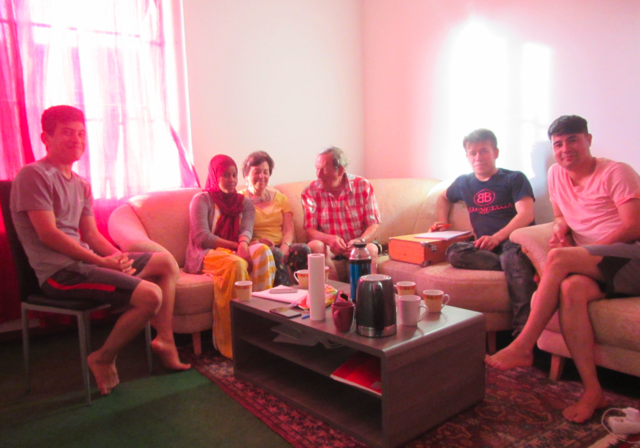 Gemeinsames Lernen mit einer Teestunde | Foto: Behm