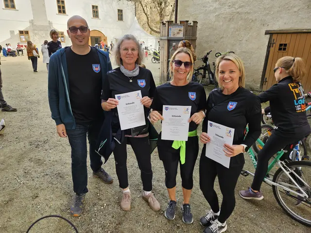 Gestartet wurde direkt in der Burg in den Kategorien Laufen und Walken Einzel 5 km, 10 km und Teambewerb mit 4 Personen.
 | Foto: Stadtgemeinde Laa