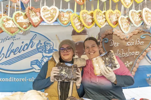 Kein Gösser Kirtag ohne Schaumrollen und Lebkuchenherzen. | Foto: Klaus Pressberger