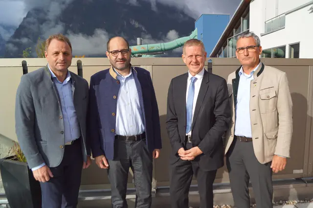 Die Bürgermeister Alexander Sartori (Bad Vigaun), Martin Dietrich (Golling), Thomas Freylinger (Kuchl) und Hans-Jörg Haslauer (Oberalm). | Foto: Josef Wind