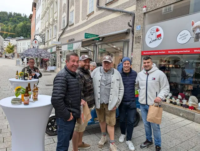 Eröffnung mit großem Interesse: Viele Besucherinnen und Besucher kamen zum Start des neuen Geschäfts. | Foto: Daniel Schartner