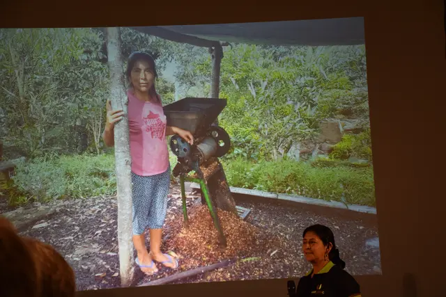 Rosa Gómez Carrasco erzählte vom beschwerlichen Alltag der Kaffeebäuerinnen in den peruanischen Anden. | Foto: Alexandra Goll