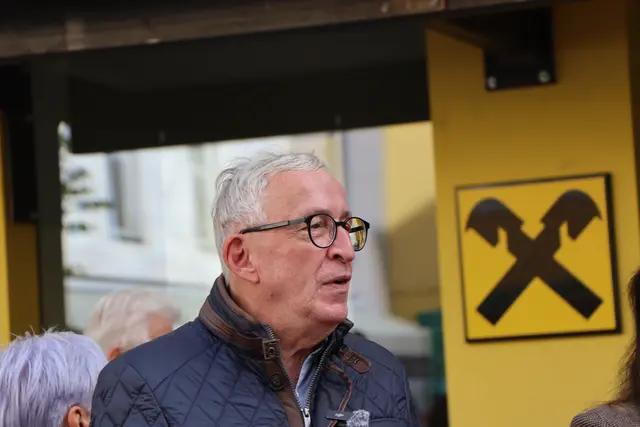 "Ich wünsche viel Erfolg für die nächsten 20 Jahre", Bgm. Herbert Mayer. | Foto: Thomas Seelos