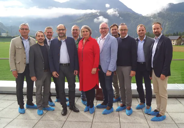 Die Tennengauer Bürgermeister bzw. Bürgermeisterin mit LH-Srv. Stefan Schnöll | Foto: Josef Wind