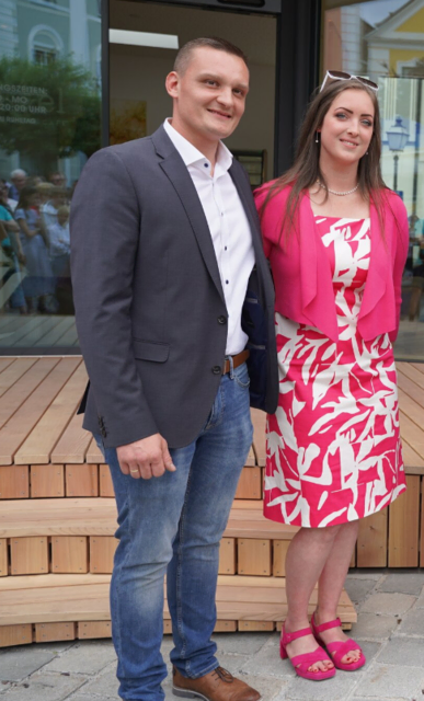 Stefan und Julia Fidi-Weißenhofer, hier bei der Eröffnung im Juni 2023, betreiben das Juwel. | Foto: Archiv/Evi Leutgeb