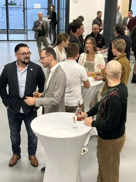 Viele Gäste kamen zur Eröffnung des Unternehmens in die Rathauspassage. | Foto: Cescutti