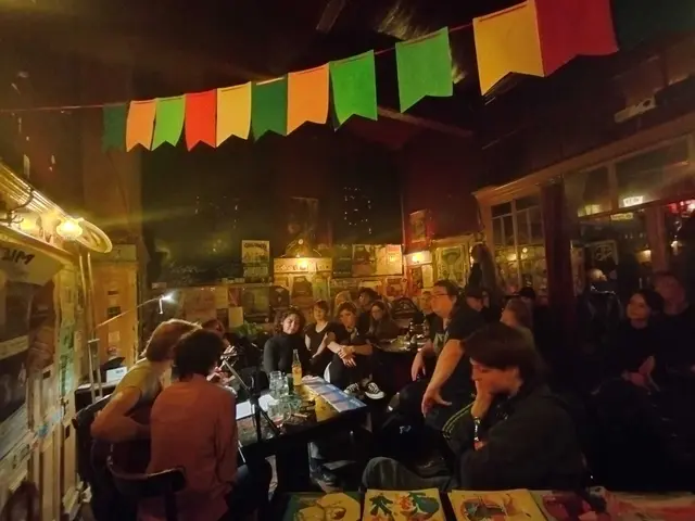 Bei dem 20-jährigen Jubiläum des "AnnoLiteraturSonntags" im "Anno" herrschte beste Stimmung. | Foto: Katherina Braschel