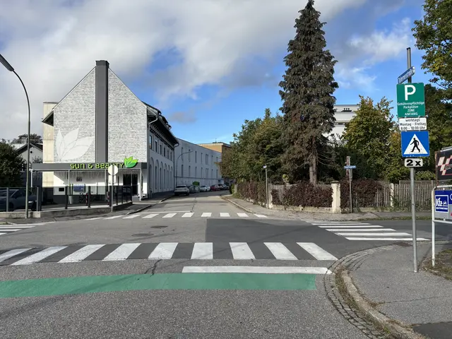 Auch die Tafernerstraße leitet direkt in die Grüne Zone. Die komplette Dreschnigstraße (Kreuzungsbereich) ist bereits "dunkelgrün". | Foto: MeinBezirk.at