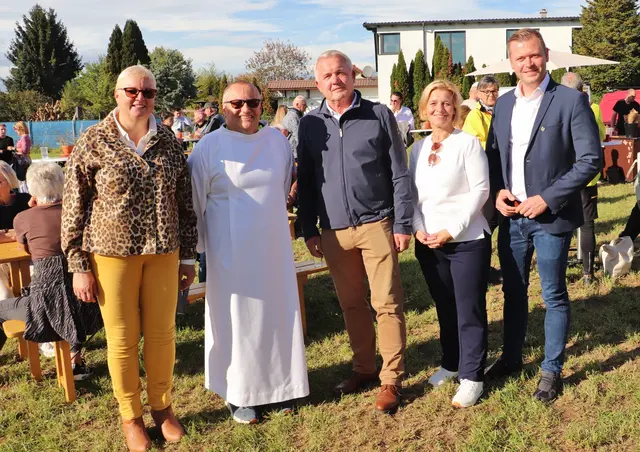Eröffneten den Römerpark in Kalsdorf: Karin und Günther Kreitzireck, Manfred Komericky, Sabine Jakubzig und Michael Konrad. | Foto: Edith Ertl