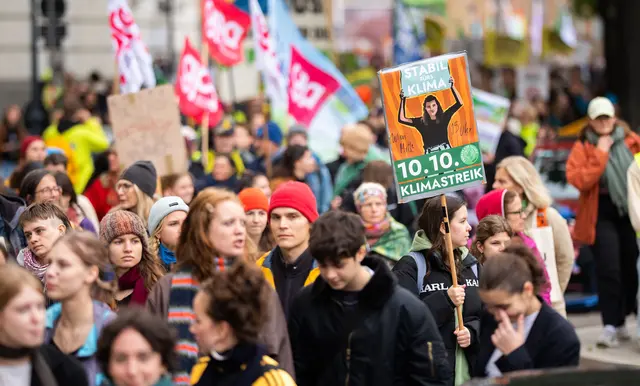 "Tausende Menschen" protestierten laut "Fridays For Future" am Freitagnachmittag in Wien und Linz für eine bessere Zukunft.