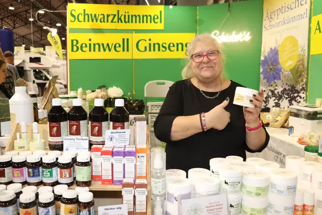 Susi von Schickers schwört auf die Erdäpfel-Creme für die Haut. | Foto: Kendlbacher