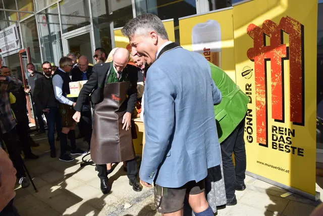 Da ging der Bierkrug zu Bruch. | Foto: MeinBezirk/Stefan Verderber