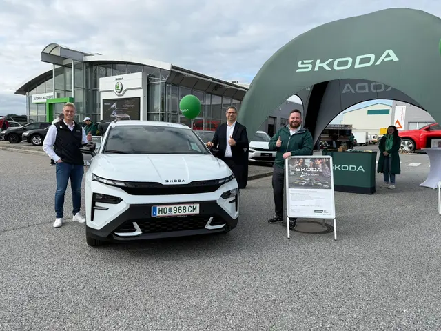 130 Jahre ŠKODA – Ein Fest voller Innovation und Fahrspaß im Autohaus Waldviertel
Geschäftsführer Stephan Mayr und das gesamte Team des Autohauses Waldviertel feierten mit zahlreichen Gästen ein unvergessliches Jubiläum. | Foto: Manuela Danzinger