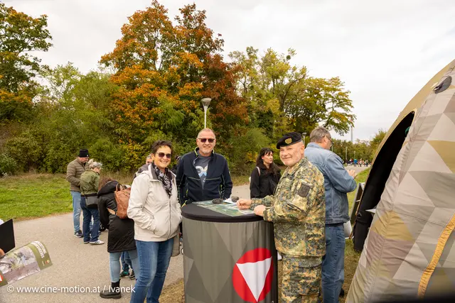 Eva und Herbert aus Schwechat - sie sind Hundebesitzer einer Rotweiler-Hündin aus Kaserne Kaiser-Steinbruch. | Foto: www.cine-motion.at / Ivanek