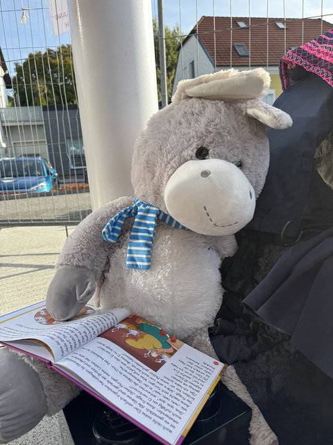 Liebevolle Impessionen vom Kinderflohmarkt. | Foto: Lena Ferstl