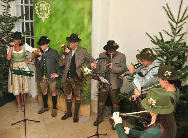 Jagdhornbläser begrüßten die Gäste. | Foto: Sascha Trimmel