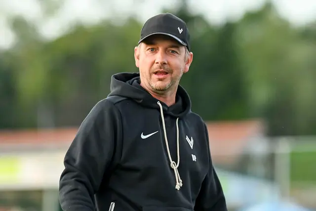 Trainer David Preiß hat viel Freude mit seiner Mannschaft. | Foto: GEPA-Pictures