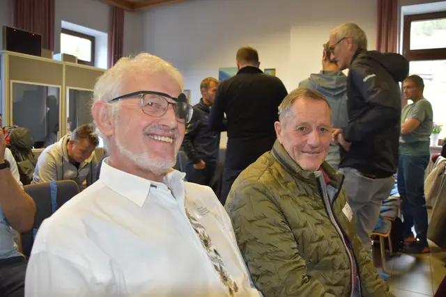 Durften nicht fehlen: Der TVB-Ortsstellenleiter des zweiten Bergsteigerdorfs im Wipptal, St. Jodok, Schmirn- und Valsertal, Georg Früh sowie der 1. Vorsitzende der AV-Sektion Steinach, Hans Pittracher | Foto: Kainz