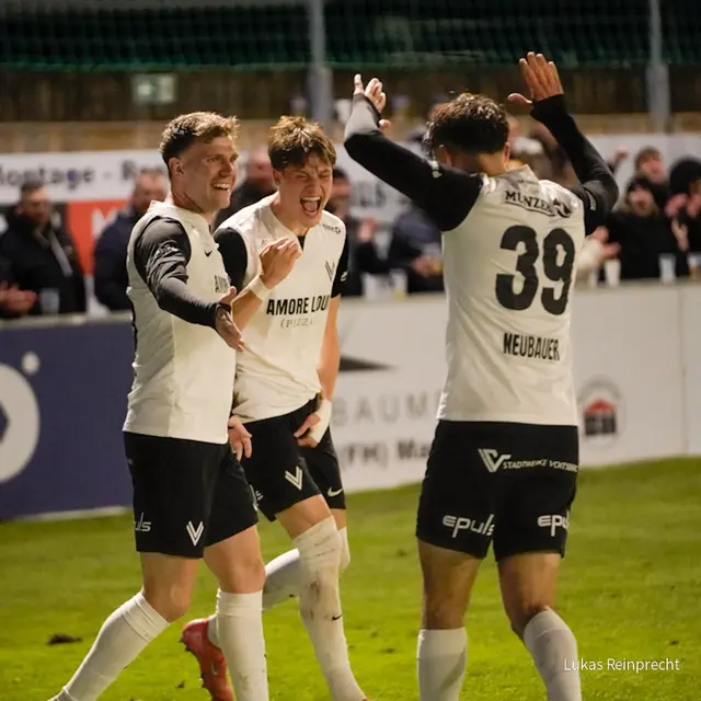 Der Jubel nimmt kein Ende. In drei Spielen schossen die Voitsberger 19 Treffer. | Foto: Lukas Reinprecht