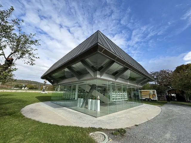 Das Eiermuseum - ein "gläsernes Nest" auf zwei Etagen.  | Foto: Barbara Babonitsch-Diewald
