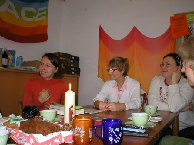 Das 2. Frauen-Frühstück im Dezember 2005 mit der Liesinger Evangelischen Pfarrerin über "Maria - Abschreckung oder Vorbild?" | Foto: Grüne Perchtoldsdorf